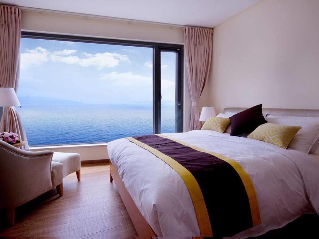 Angsana Fuxian Lake Chengjiang  Екстер'єр фото